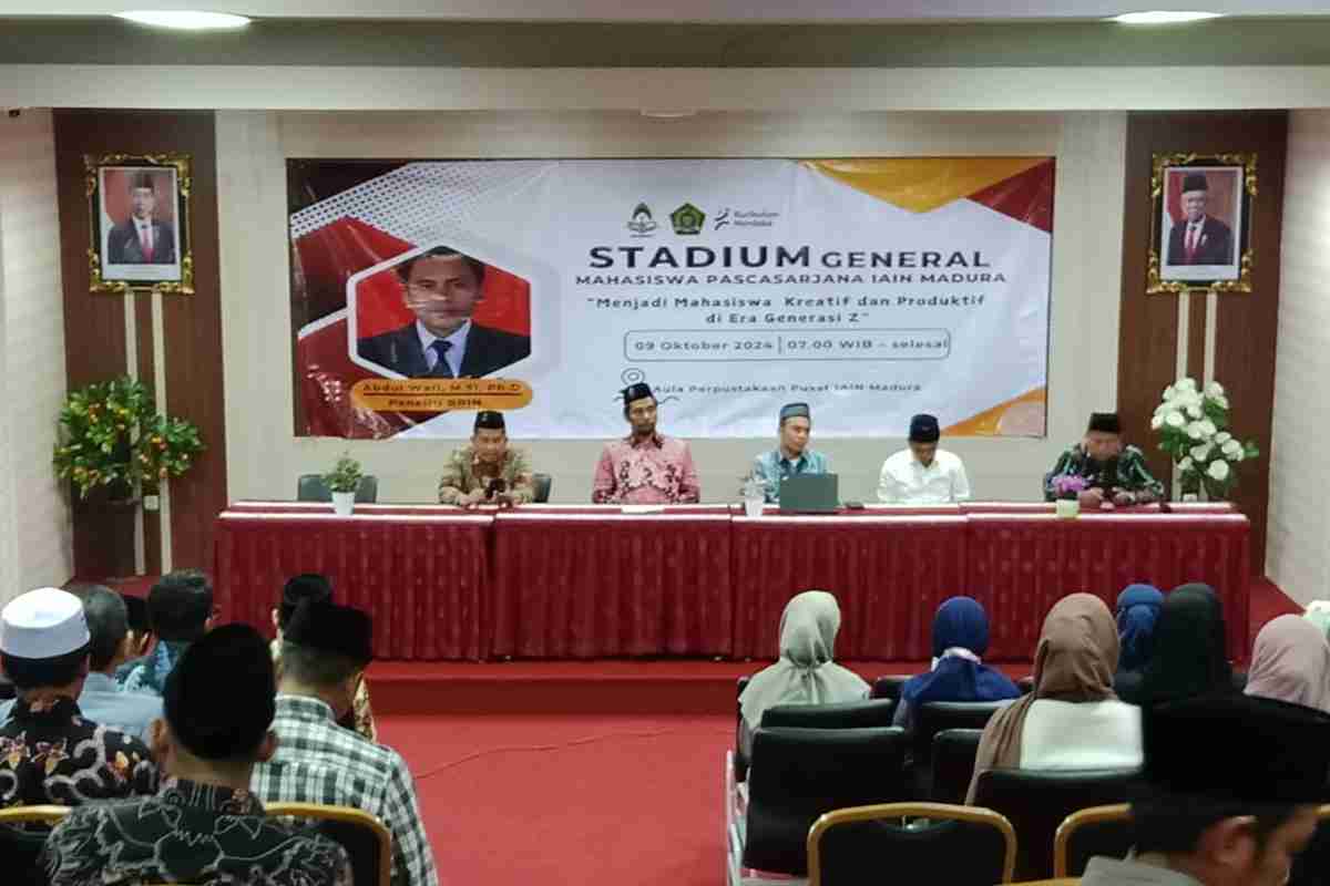 Studium General dengan Tema "Menjadi Mahasiswa Kreatif dan Produktif di Era Generasi Z"